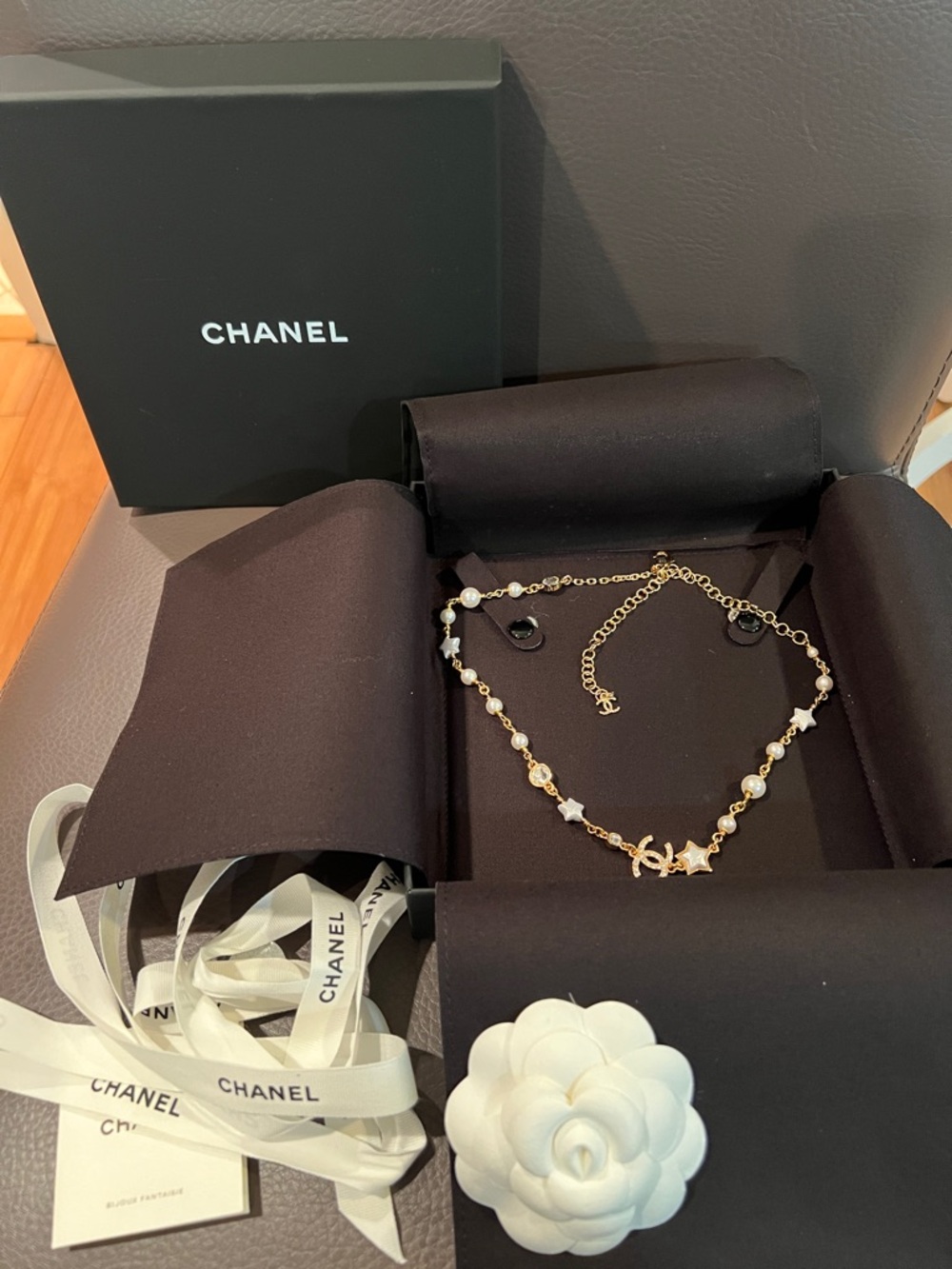 Authentic Chanel Bijoux Fantaisie necklace costume pearl star crystal